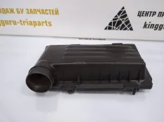 Крышка корпуса воздушного фильтра Skoda Octavia 2017-2020 04E129611G A7 5E3 РЕСТАЙЛИНГ