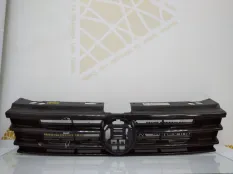 Решетка радиатора Volkswagen Tiguan 2016-2020 5NA853653 2 AD1 ДО РЕСТАЙЛИНГ