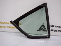 Форточка двери Skoda Octavia 2017-2020 5E5845214 A7 5E3 РЕСТАЙЛИНГ, задняя правая