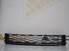 Решетка бампера Skoda Rapid 2017-2020 5JA853677C 1 NH3 РЕСТАЙЛИНГ