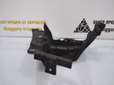 Кронштейн крыла BMW X5 2013-2018 51647294543 F15, передний левый