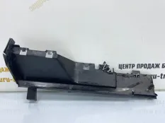 Дефлектор радиатора BMW X5 2013-2018 51648055208 F15, правый