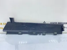 Дефлектор радиатора BMW X5 2013-2018 C18492102 F15, правый