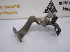 Кронштейн крыла Volkswagen Caddy 2010-2015 2K7821135 3 РЕСТАЙЛИНГ, передний правый