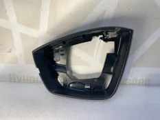 Рамка зеркала Skoda Kodiaq 2016-2022 565857531 1 NS7 ДО РЕСТАЙЛИНГ, левая