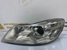 Фара галогеновая Skoda Octavia 2008-2013 1Z1941015F A5 РЕСТАЙЛИНГ, левая