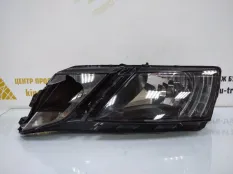 Фара галогеновая Skoda Octavia 2017-2020 5E1941015C A7 5E3 РЕСТАЙЛИНГ, левая