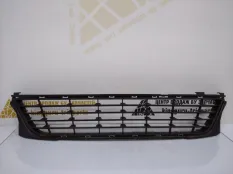 Решетка бампера нижняя Renault Logan 2014-2018 622547474R 2 L8 ДО РЕСТАЙЛИНГ