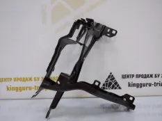 Кронштейн фары BMW X5 2019-2023 51647421709 G05, левый