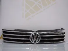 Решетка радиатора Volkswagen Touareg 2014-2018 7P6853651J 2 7P5 РЕСТАЙЛИНГ