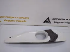 Решетка противотуманной фары Volkswagen Touareg 2010-2014 7P6807490B 2 7P5 ДО РЕСТАЙЛИНГ, правая