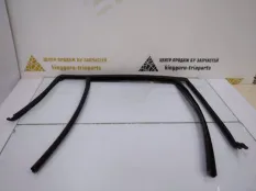 Уплотнитель стекла двери, задний