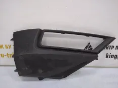 Решетка противотуманной фары Volkswagen Tiguan 2016-2020 5NA853212B 2 AD1 ДО РЕСТАЙЛИНГ, правая