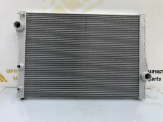 Радиатор охлаждения двигателя BMW X5 2010-2013 2051082 E70 РЕСТАЙЛИНГ
