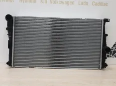 Радиатор охлаждения двигателя BMW 3 2015-2020 20D1083K F30 РЕСТАЙЛИНГ