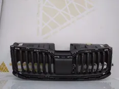 Решетка радиатора Skoda Octavia 2017-2020 5E0853653A A7 5E3 РЕСТАЙЛИНГ