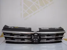Решетка радиатора Volkswagen Tiguan 2016-2020 5NA853653B 2 AD1 ДО РЕСТАЙЛИНГ