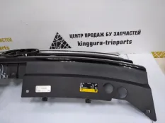 Решетка радиатора Volkswagen Tiguan 2016-2020 5NA853653 2 AD1 ДО РЕСТАЙЛИНГ
