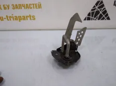Крюк замка капота BMW 5 2013-2017 51237183764 F10 РЕСТАЙЛИНГ, правый