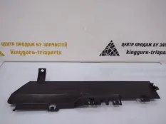 Дефлектор радиатора BMW X5 2013-2018 51747343798 F15, правый