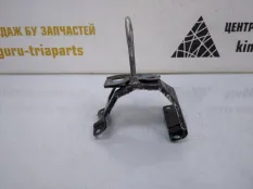 Крюк замка капота BMW X6 2014-2018 51237325992 F16, правый