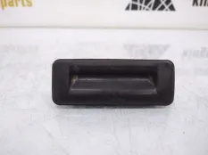 Кнопка открывания багажника Skoda Octavia 2013-2017 5E0827566B A7 5E3 ДО РЕСТАЙЛИНГ