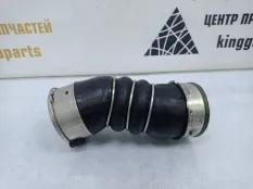 Патрубок интеркулера BMW X6 2014-2018 11617823236 F16