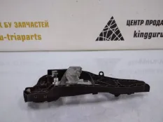 Кронштейн ручки двери MINI cooper Hatch 2013-2018 51217296458 F55 ДО РЕСТАЙЛИНГ, передний правый