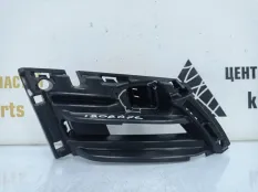 Кронштейн решетки радиатора Skoda Octavia 2017-2020 5E0807723A A7 5E3 РЕСТАЙЛИНГ, левый
