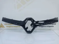 Накладка решетки радиатора Renault Kaptur 2016-2020 623829107R 1 H5_ ДО РЕСТАЙЛИНГ