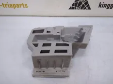 Кронштейн бампера Skoda Octavia 2013 5E0807055 A7 5E5 CHPA 1.4 МКПП, передний левый