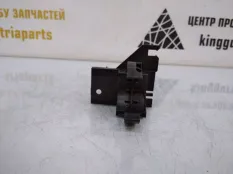 Кронштейн горловины бачка омывателя Skoda Fabia 2014 6R0955195 2 5J2 РЕСТАЙЛИНГ CBZB 1.2