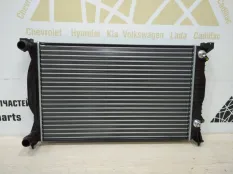 Радиатор охлаждения двигателя Audi A4 2004 - 2009 AT8E0121251AE 8EC