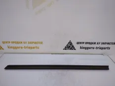 Уплотнитель стекла внутренний Skoda Octavia 2013 5E0837479 A7 5E5 CHPA 1.4 МКПП, передний правый