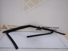 Уплотнитель стекла двери Skoda Fabia 2014 5J0837431 2 5J2 РЕСТАЙЛИНГ CBZB 1.2, передний правый