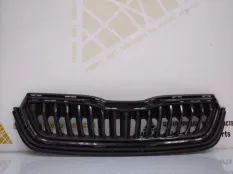 Решетка радиатора Skoda Rapid 2020-2022 60U853668 2 NK6