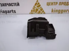 Кронштейн бампера нижний Volkswagen Golf 2008-2012 95189612 6 5K1, задний правый