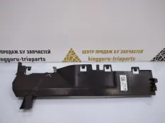 Дефлектор радиатора BMW X5 2013-2018 51648055208 F15, левый