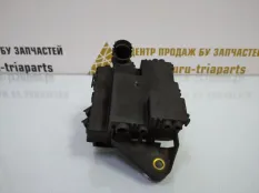 Корпус блока предохранителей BMW 1 2004-2007 12517524651 E87