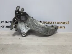 Кулак MINI COUNTRYMAN 2012 33329805657 R60 N16B16A, задний левый