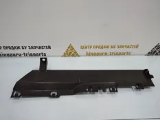 Дефлектор радиатора BMW X5 2013-2018 51747343798 F15, правый