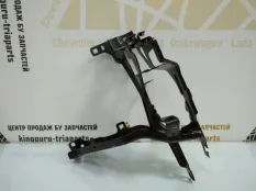 Кронштейн фары BMW X5 2019-2023 51647421710 G05, правый