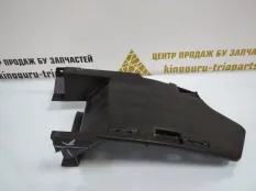 Дефлектор радиатора Renault Sandero 2013-2018 601986652R 2 5S_ ДО РЕСТАЙЛИНГ, правый