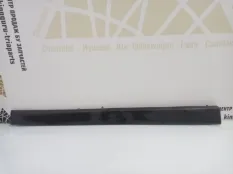 Молдинг двери BMW X1 2015-2019 51137352091 F48, передний левый