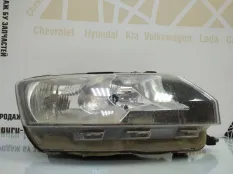 Фара галогеновая Skoda Rapid 2012-2017 5JB941018 1 NH3 ДО РЕСТАЙЛИНГ, правая