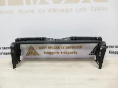 Дефлектор радиатора верхний BMW 6 2017-2020 51747415640 G32