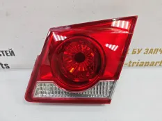 Фонарь внутренний Chevrolet Cruze 2008-2012 EAJ96830495 1 J300 ДО РЕСТАЙЛИНГ СЕДАН, правый
