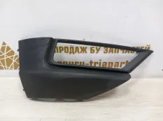 Накладка противотуманной фары Volkswagen Tiguan 2016-2020 5NA853212A 2 AD1 ДО РЕСТАЙЛИНГ, правая