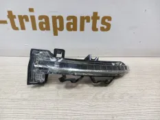 Повторитель поворота в зеркало Skoda Octavia 2019-2022 5E3949102 A8 NN3, правый