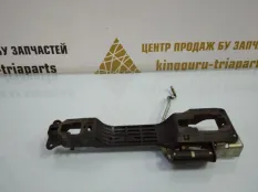 Кронштейн ручки двери Suzuki Grand Vitara 2008 8281263J00 3JT ДО РЕСТАЙЛИНГ 2.0 J20A, передний правый